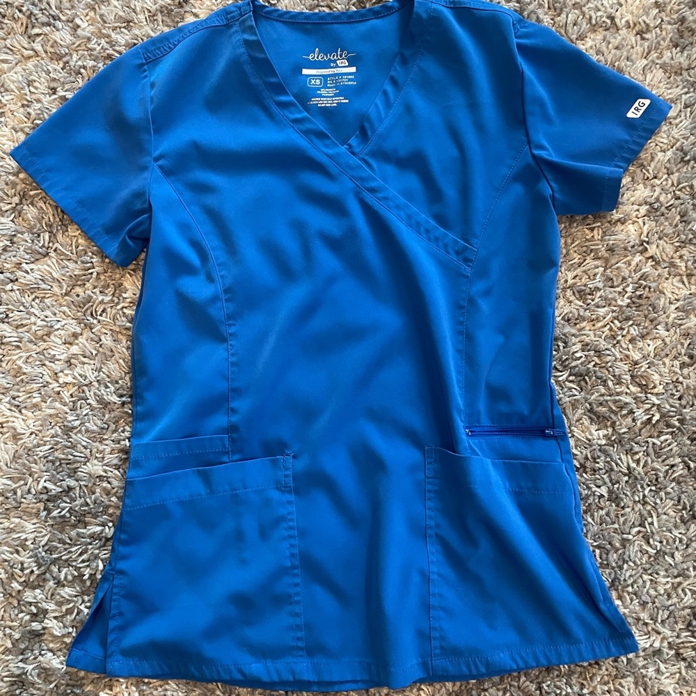 IRG scrub top